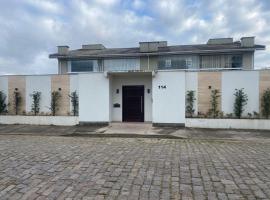 Casinha de boneca, hôtel à Rodeio