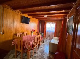 Cómoda Casa en el Centro de Lonquimay, hotell sihtkohas Lonquimay