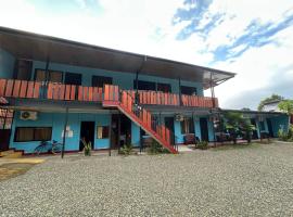Cabinas Hukats Secret Jungle, hotel di Puerto Viejo