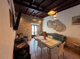 IL VICOLETTO Apartment - Charming independent holiday home in the historic center of Fiuggi, elegant and cozy, near the Thermal Baths and Wellness Retreats - FIUGGI, hotel a Fiuggi