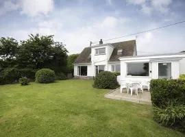 4 Bed in Gower oc-hh45