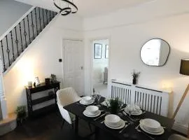 Spacious 3-Bed Home Near Countryside Walks