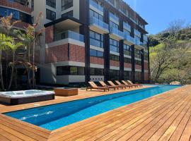 BEE Suites Santa Ana - San José, hotel v San José