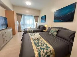 Casa Haraya Urban Stays - Walking Distance to NAIA Terminal 3 Newport City Condo with 500mbps WIFI and free Netflix access
