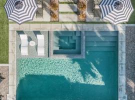 코첼라에 위치한 호텔 Palm House California Desert Home Festival & Events Close with Pool, Spa & Views