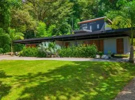 Boutique Surf Casitas near Dominical Beach