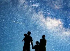 満点の星空と大絶景のパノラマ 鳥の大合唱で目が覚める山頂のお宿 天夢森