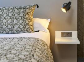 Hôtel le Corbusson Laval Ouest, hôtel à Saint-Berthevin-sur-Vicoin