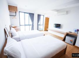 The LogBook Room and Cafe', hotel med parkering i Chon Buri