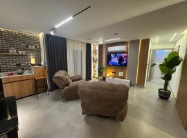 Luxury 2BR Pool View Apartment Hotel Style, Hotel in New cairo