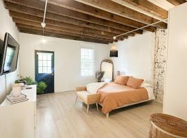 Relaxing Stay Sleeps 4 & 2 Parking, отель в городе Финиксвилл