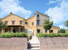 Charming apartment in Ascoli Piceno near village, hótel í Ascoli Piceno