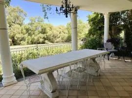 River Suite Studio with Lovely Garden - Walk to River