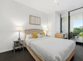 Manhattan CBD Stay, Resort-Style Prime Location