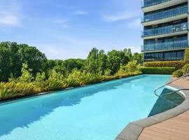 Manhattan CBD Stay, Resort-Style Prime Location