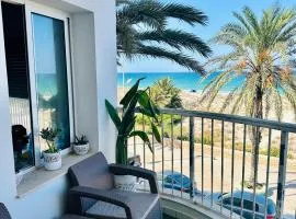 شقة مطلة على البحر