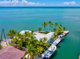 NEW!Paradise PointVIEWS!Open WaterDockPool!