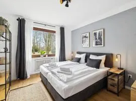 Moderne Bahnhof-Suite I 3 Zimmer I Balkon und Aufzug I neu renoviert I Smart TV I Hotelbetten