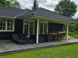 Cozy Cottage Just 300 M From Høve Beach