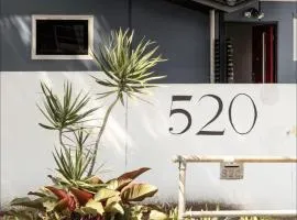 5 Bedrooms, 10 Guests - Apartment Family & Group Getaway