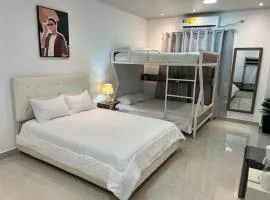 The 4 Caminos Village