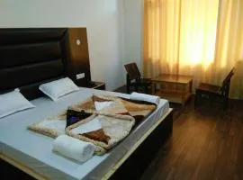 Hotel The Sakoora Inn Palce Manali