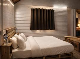 PILIBHIT Forest & Feast, hotel u gradu 'Mādho Tānda'