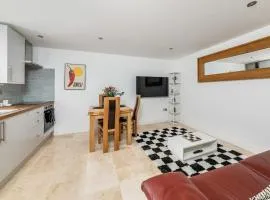 Oxford, St Clements, 2-Bed, Minutes to Centre with Private Garden Courtyard