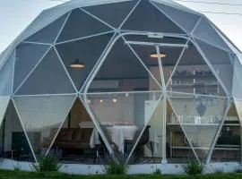 Luxury Secluded Dome Retreat with Panoramic Views Near Yellowstone National Park, Montana