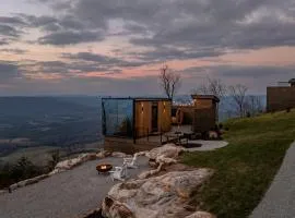 Romantic Mountain-Top Mirror Cabin with Sunset Views & Hot Tub Near Lookout Mountain, Dade County GA