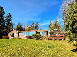 Charming Waterfront Sea Cottage with Private Beach near Bar Harbor, Hancock Maine