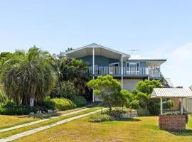 Large Pet-Friendly Falcon Bayview Beach House with Ocean Views