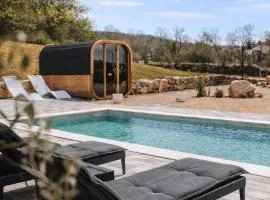 Luxury Villa Lea with Swimming Pool, Sauna & Jacuzzi