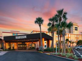 Radisson Hotel Orlando Lake Buena Vista South – hotel w mieście Kissimmee