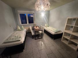 Familyroom 6 P Free WiFi Gemeinschaftsbad, khách sạn ở Hausbreitenbach