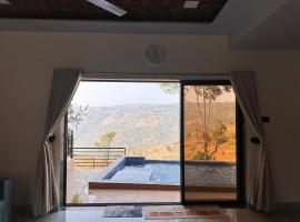 Lifeline Villas - Valley Mirage Luxurious Infinity Pool Villa Overlooking Valley, Hotel in Panchgani