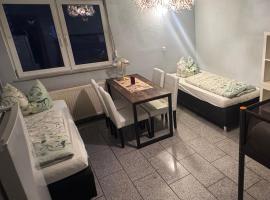 Monteurzimmer Privatzimmer Free WiFi Gemeinschaftsbad, Hotel in Hausbreitenbach