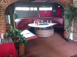 Le Motel Saint Martin, hotell i Verneuil d’Avre et d’Iton