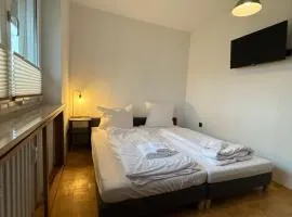 ALL IN APARTMENTS 2141OG 4 Schlafzimmer mit Terrasse ,Küche, Bad, Würzburg, Versbach