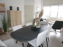 Kustverhuur, Oude manege Nieuwvliet, Nieuwvliet 10