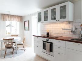 Toftenäs apartment, hotel din Toftenäs