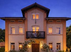 Dorfschänke DEGGENDORF Hotel & Apartmenthaus, hotel v destinácii Deggendorf