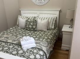 Dernvale House - Double Room - sleeps 2، فندق في Mullinderg