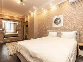 Comfort Apartment Near Center - 40 m - Fast WiFi - Self Check-in