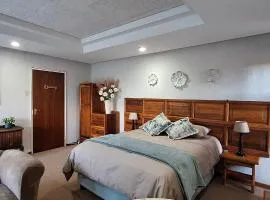 Salem Guestroom