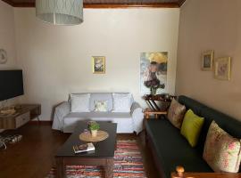 Bee Hive's Country House, готель у місті Kypséli