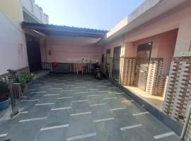 Jayshankar home stay: Sambhal şehrinde bir otel