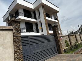 Woodstone Lodges, hotel v destinaci Nkunjila