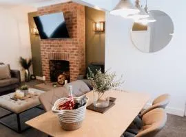 Meldon Cottage with Private Hot Tub