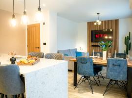 High-Spec Home, Office, SkyTV - for Families, Relocators & Contractors, hotel a Halton